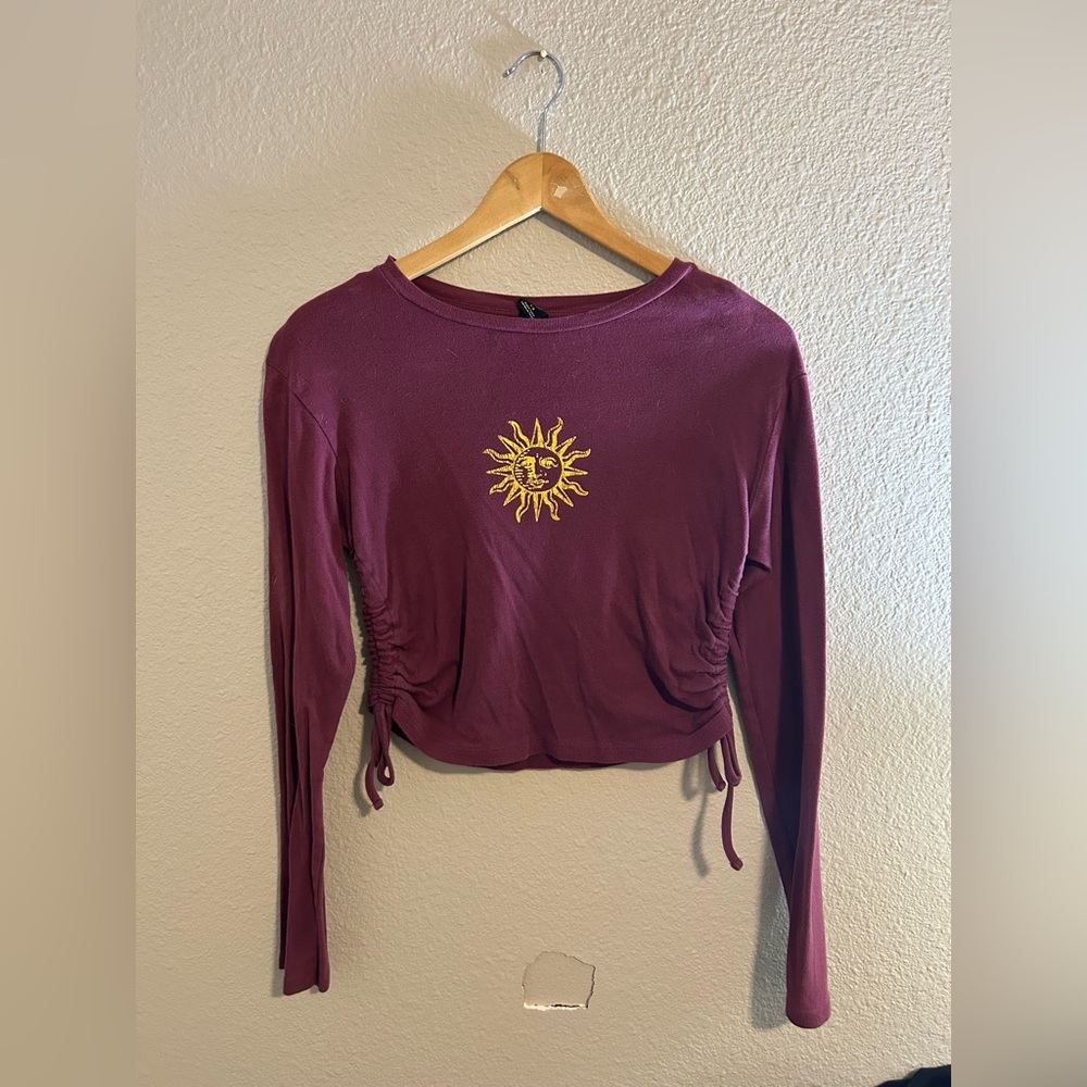 Urban Outfitters Women’s Long Sleeve Crop Cinch Side Top-Size L-Burgundy/Gold